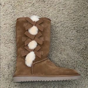 Kookaburra (by UGG) boots